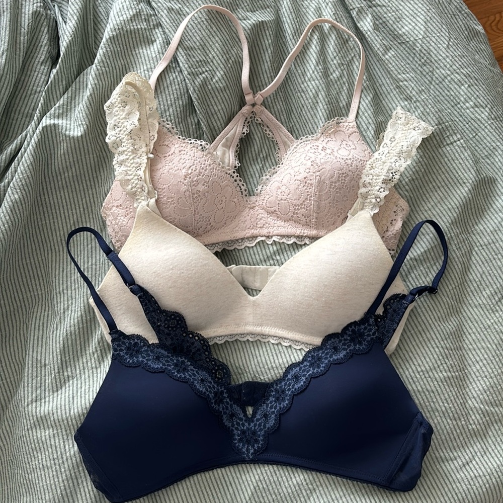 Cute lace Aerie wireless bra bundle